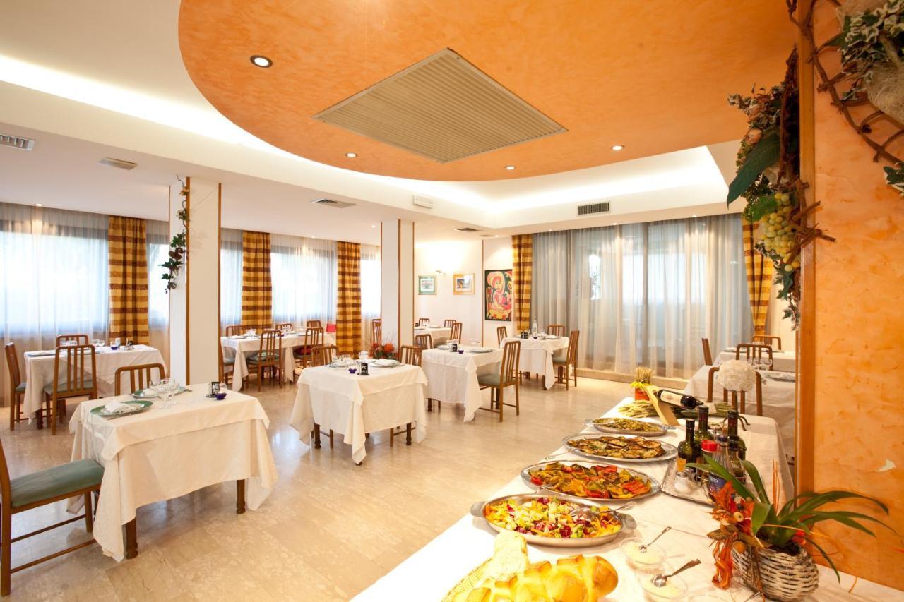 סן בנדטו דל טרנטו Hotel Canguro מראה חיצוני תמונה