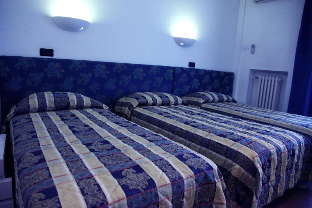 סן בנדטו דל טרנטו Hotel Canguro חדר תמונה