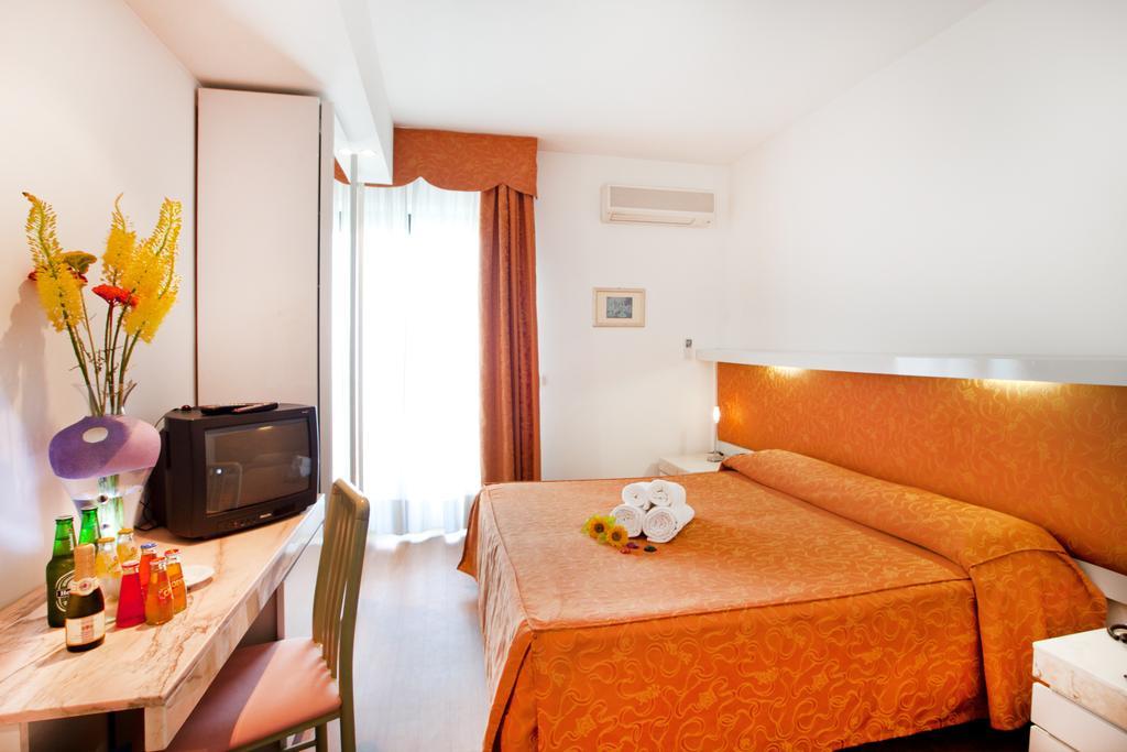 סן בנדטו דל טרנטו Hotel Canguro חדר תמונה